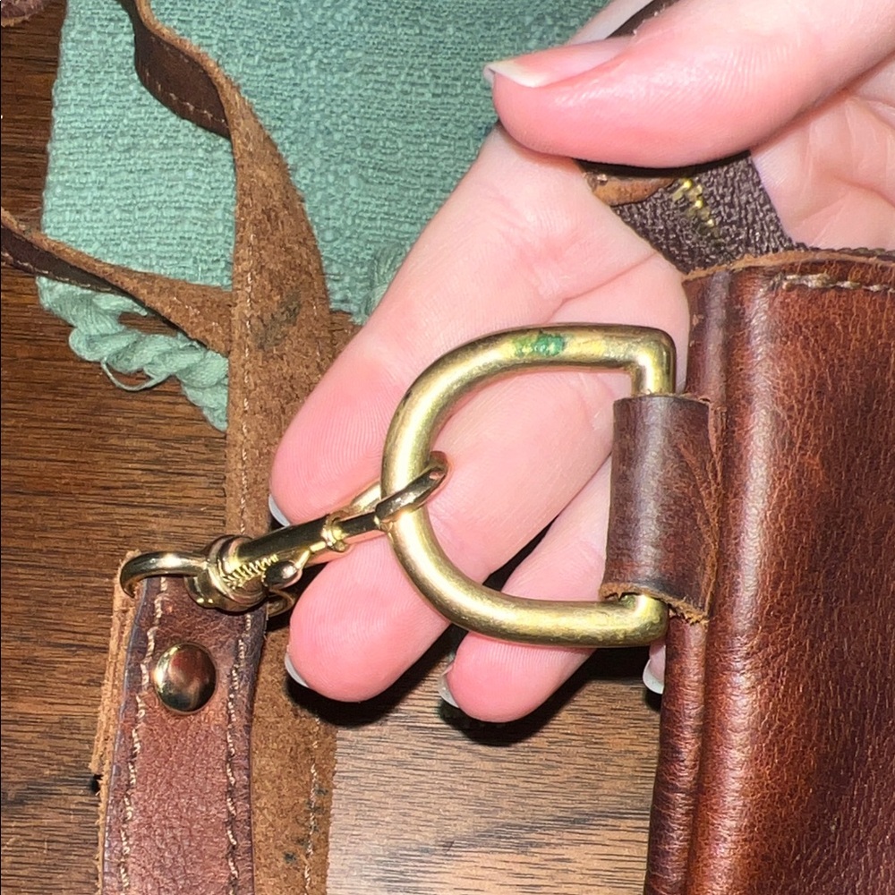 Chic Sparrow Lara Leather Crossbody Bag - Picture 5 of 7